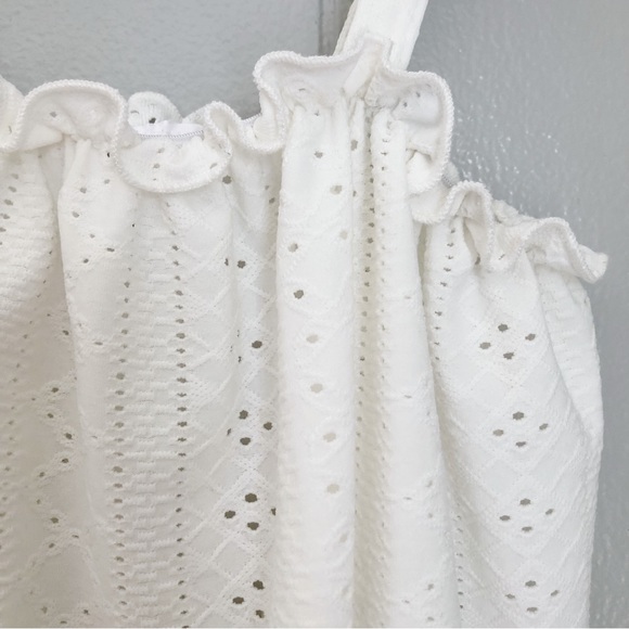 Livi Boho Knit Eyelet Ruffle Blouse Top XS Women’s White Sleeveless Casual - Picture 2 of 5